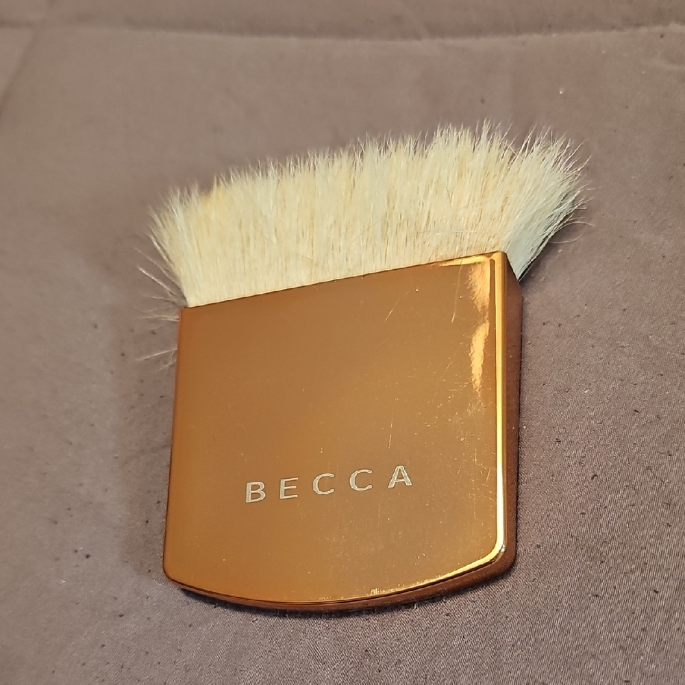 BECCA Rosegold Face Brush